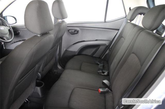 Hyundai i10 Manual 2014 - image 6