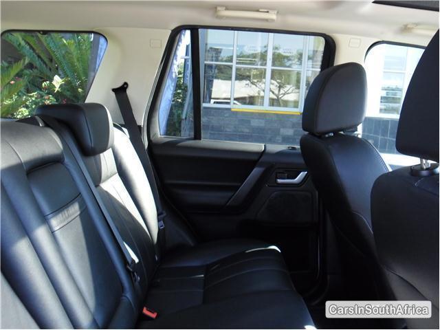 Land Rover Freelander Automatic 2011 - image 6