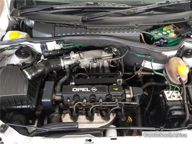 Opel Corsa Manual 2006 - image 6