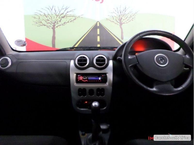 Renault Sandero Manual 2011 - image 6