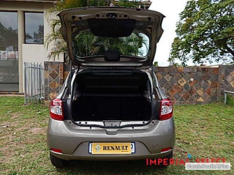 Renault Sandero Manual 2014 - image 6