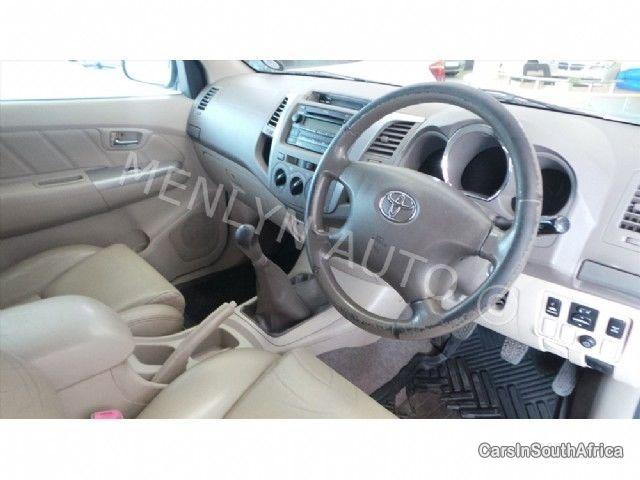 Toyota Fortuner Manual 2008 - image 6