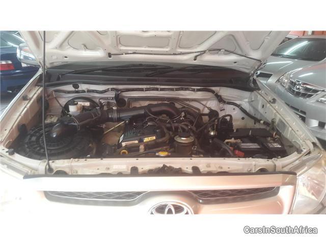 Toyota Hilux Manual 2005 - image 6