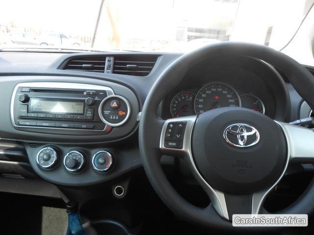 Toyota Yaris Manual 2014 - image 6