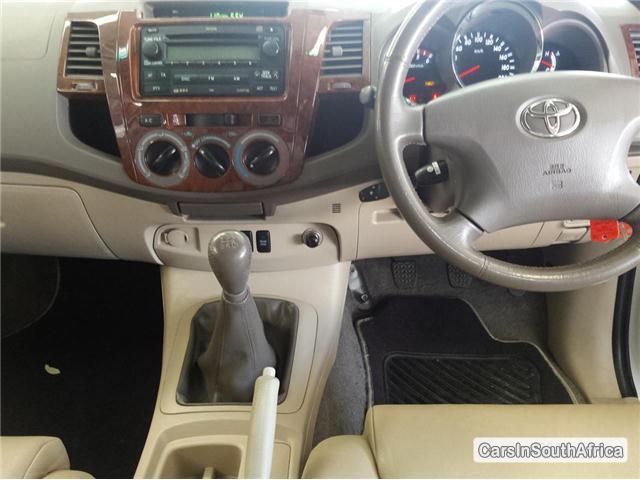 Toyota Fortuner Manual 2008 - image 6