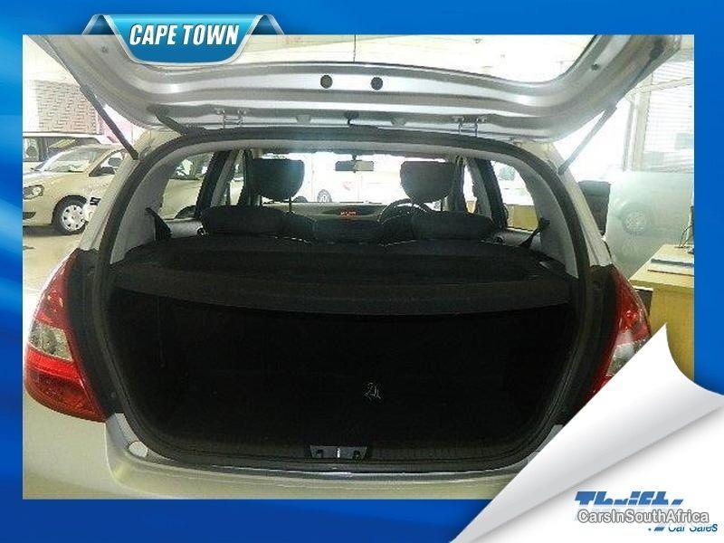 Hyundai i20 Manual 2009 - image 6
