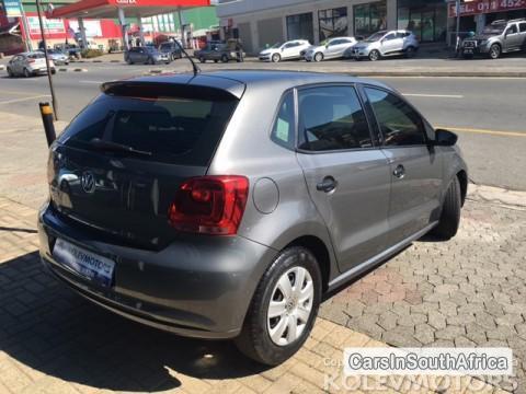 Volkswagen Polo Manual 2013 - image 2
