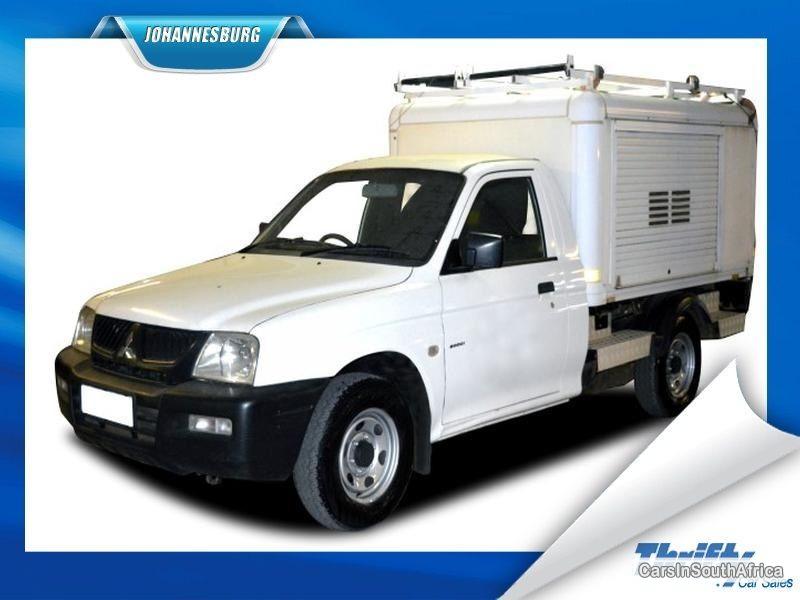 Pictures of Mitsubishi Colt Manual 2006