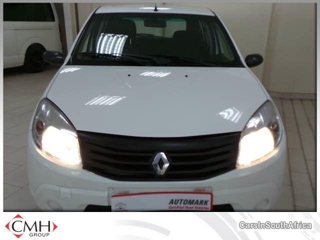Pictures of Renault Sandero Manual 2010