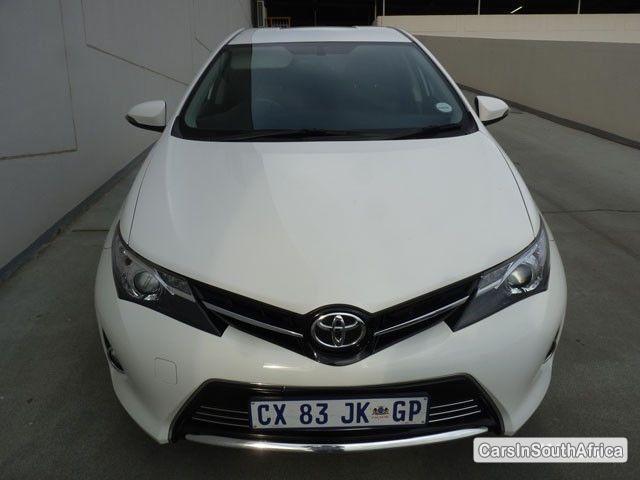 Pictures of Toyota Auris Manual 2014