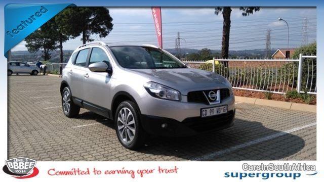 Pictures of Nissan Qashqai Automatic 2012
