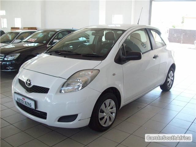 Toyota Yaris Manual 2011 - image 2