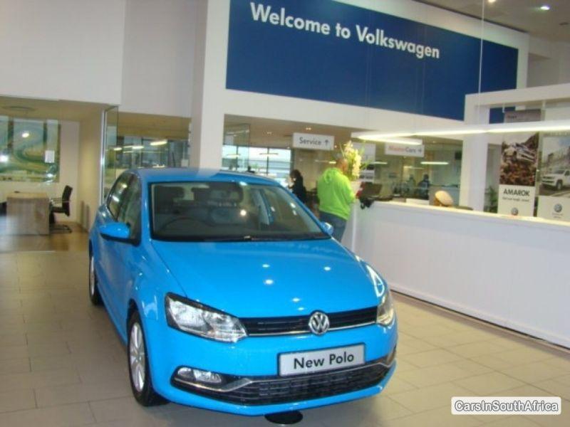 Volkswagen Polo Manual 2015 - image 2