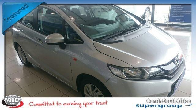 Honda Jazz Manual 2015 - image 2