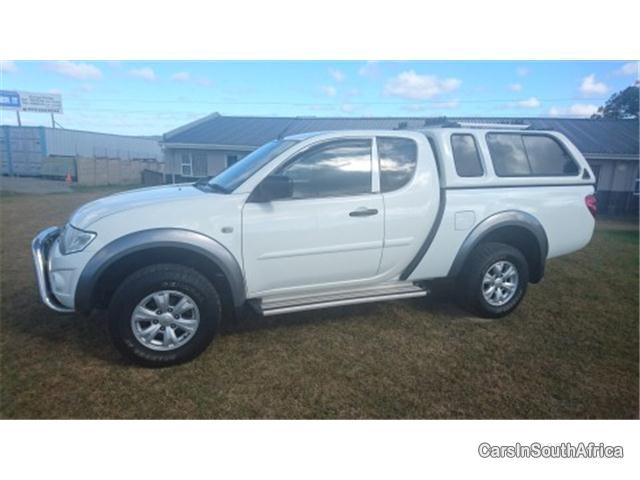 Mitsubishi Triton Manual 2012 - image 2