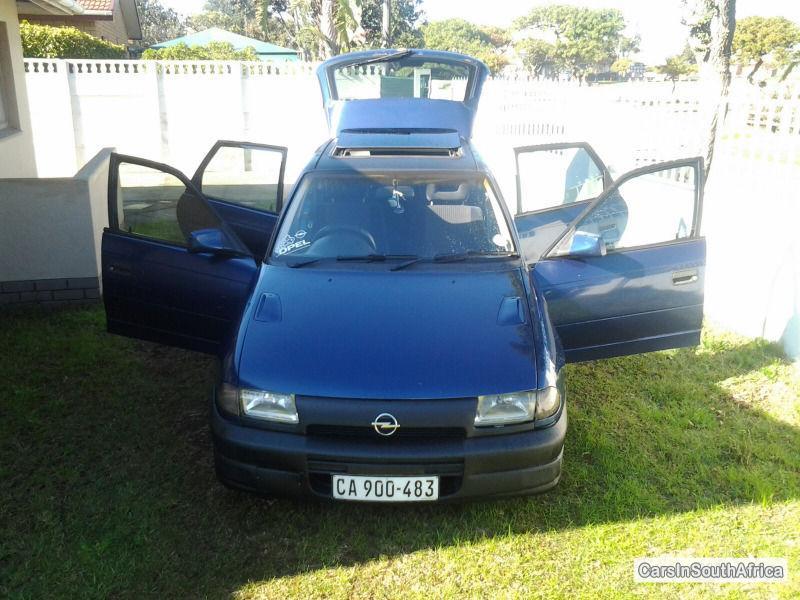 Opel Kadett Manual 1996 - image 2