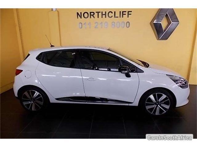 Renault Clio Manual 2014 - image 2