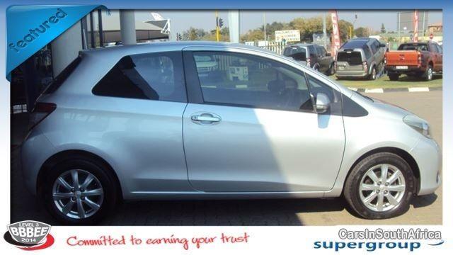 Toyota Yaris Manual 2012 - image 2