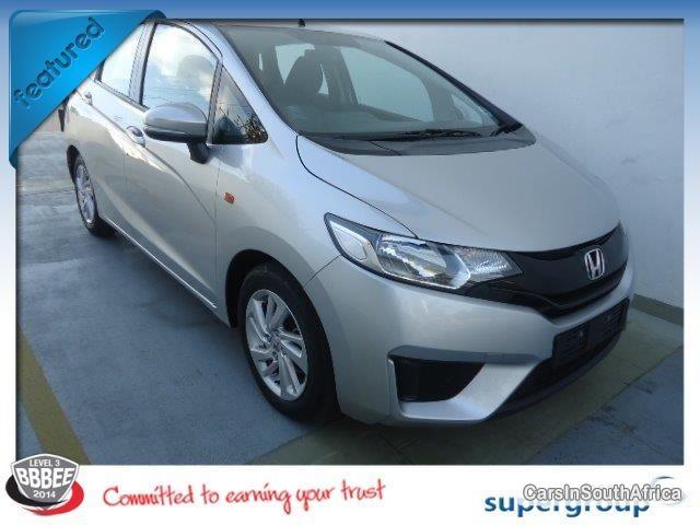 Honda Jazz Automatic 2015 - image 2