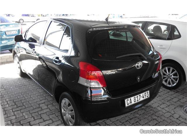 Toyota Yaris Manual 2011 - image 2