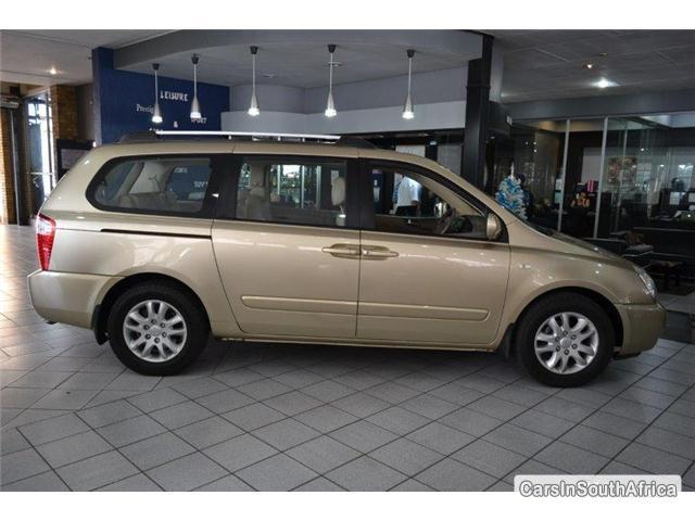 Kia Sedona Automatic 2009 - image 2