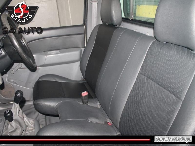 Mazda BT-50 Manual 2009 - image 2