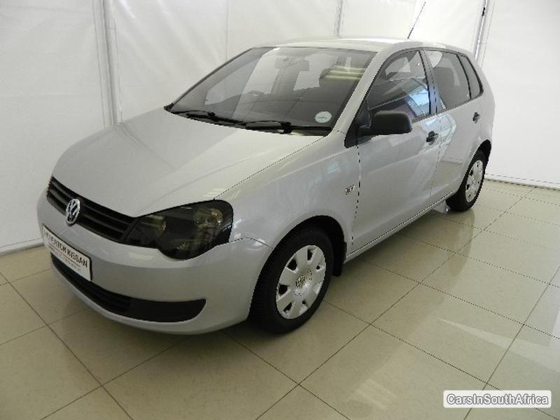 Volkswagen Polo Manual 2015 - image 2