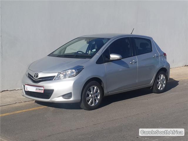 Toyota Yaris Manual 2013 - image 2