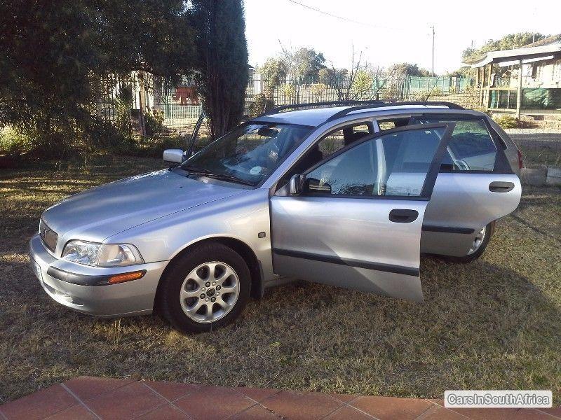 Volvo V40 Manual 2000
