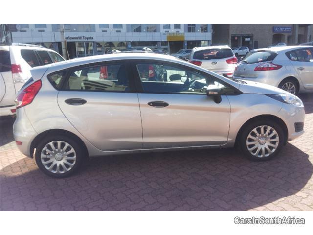 Ford Fiesta Manual 2015 - image 2