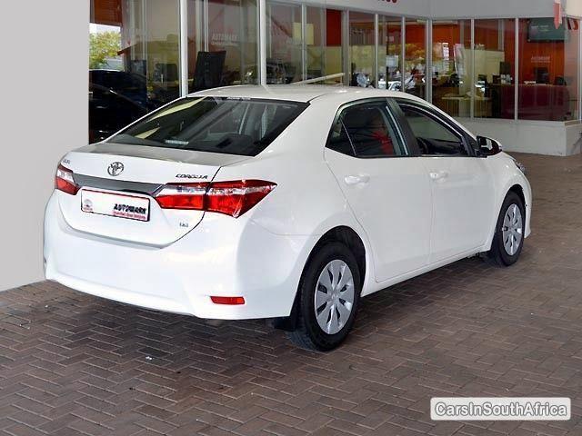 Toyota Corolla Manual 2014 - image 3