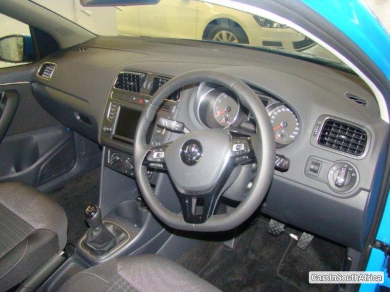 Volkswagen Polo Manual 2015 - image 3