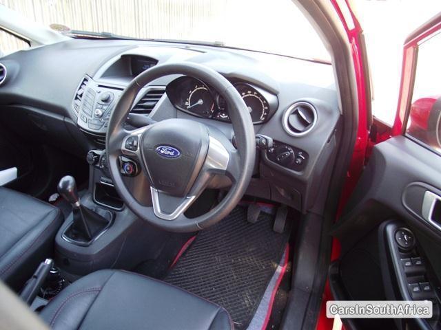 Ford Fiesta Manual 2013 - image 3