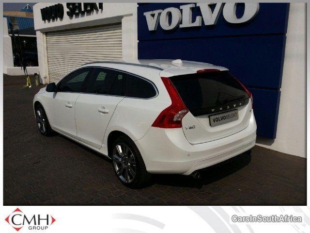 Volvo V60 Automatic 2015 - image 3