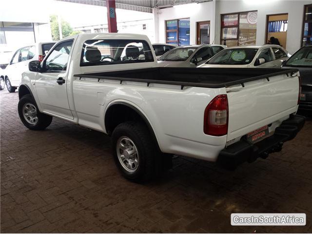 Isuzu KB250 Manual 2009 - image 3