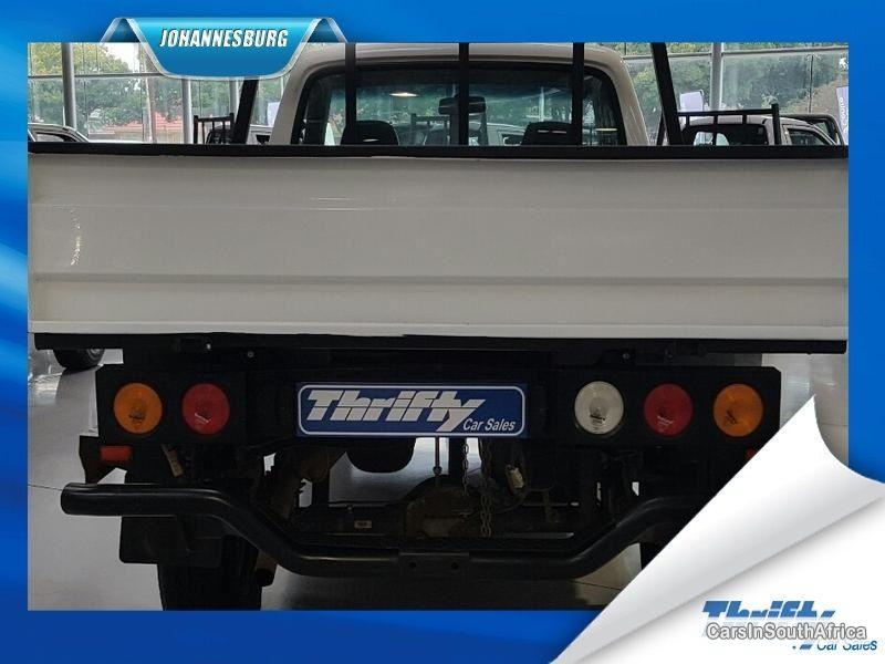 Mazda BT-50 Manual 2010 - image 3