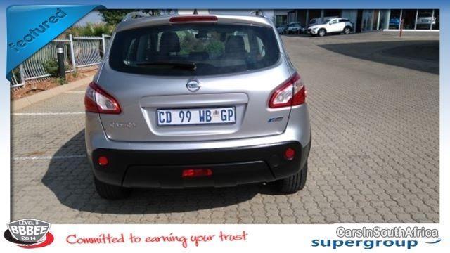 Nissan Qashqai Automatic 2012 - image 3