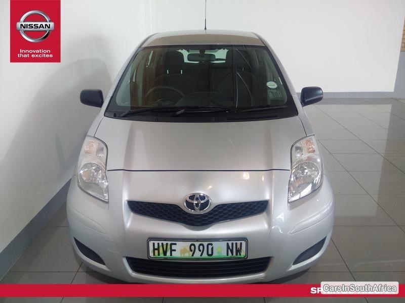 Toyota Yaris Manual 2011 - image 3