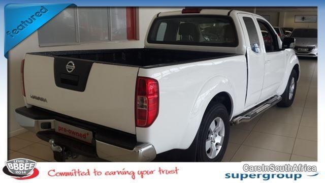 Nissan Navara Manual 2013 - image 3