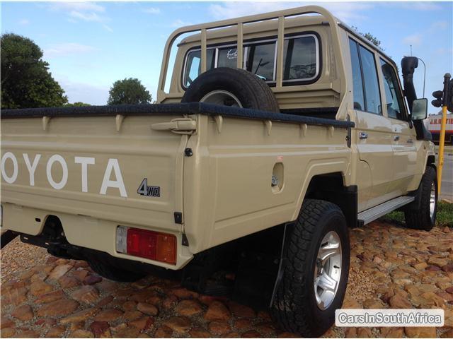 Toyota Land Cruiser Manual 2014 in Western Cape
