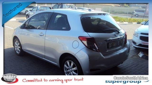 Toyota Yaris Manual 2012 - image 3