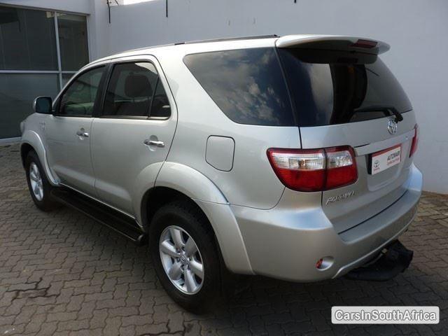 Toyota Fortuner Automatic 2011 - image 3