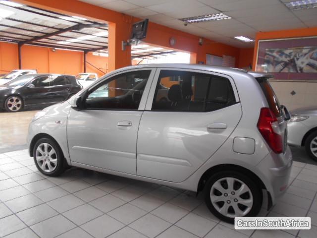 Hyundai i10 Manual 2011 - image 3