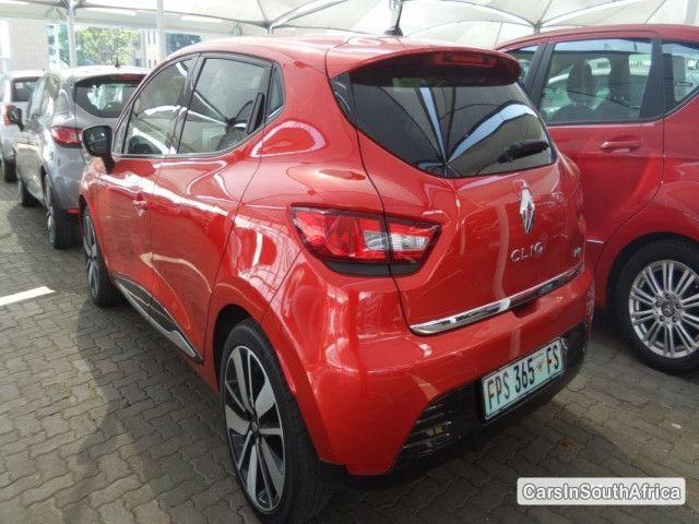 Renault Clio Manual 2013 - image 3