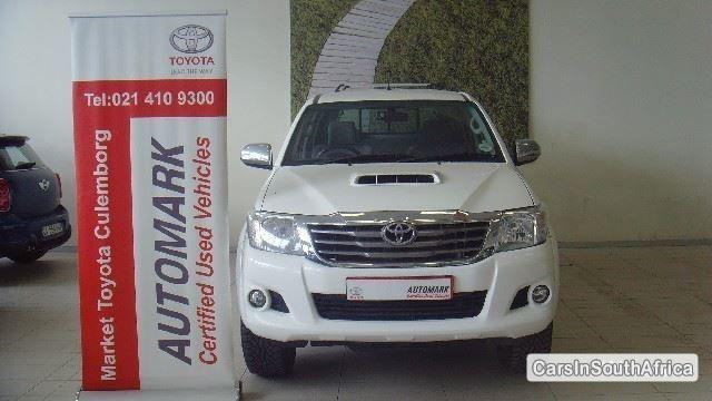 Toyota Hilux Automatic 2014 - image 3