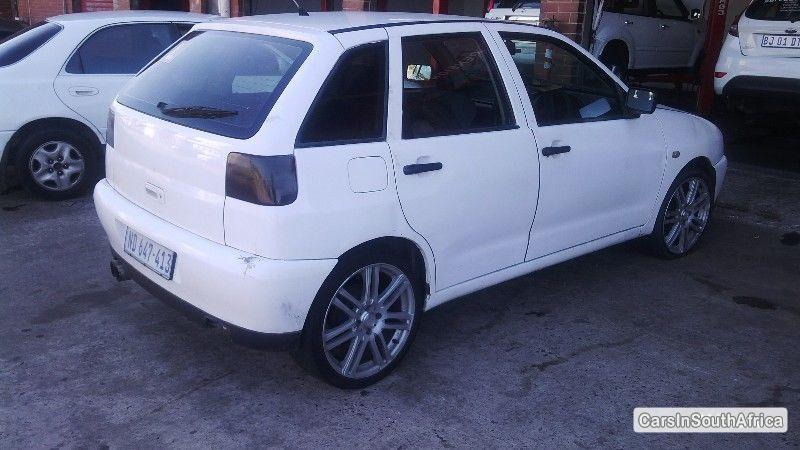 Volkswagen Polo Manual 2000 - image 3