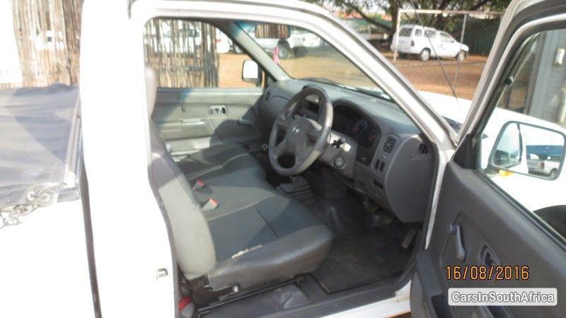 Nissan Hardbody Manual 2010 in Gauteng