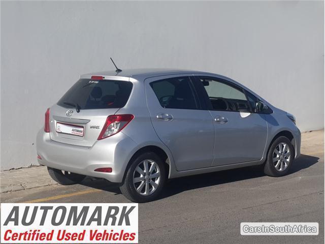 Toyota Yaris Manual 2013 - image 3