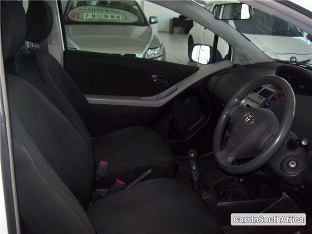 Toyota Yaris Manual 2011 - image 4