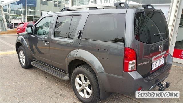 Nissan Pathfinder Automatic 2014 - image 4